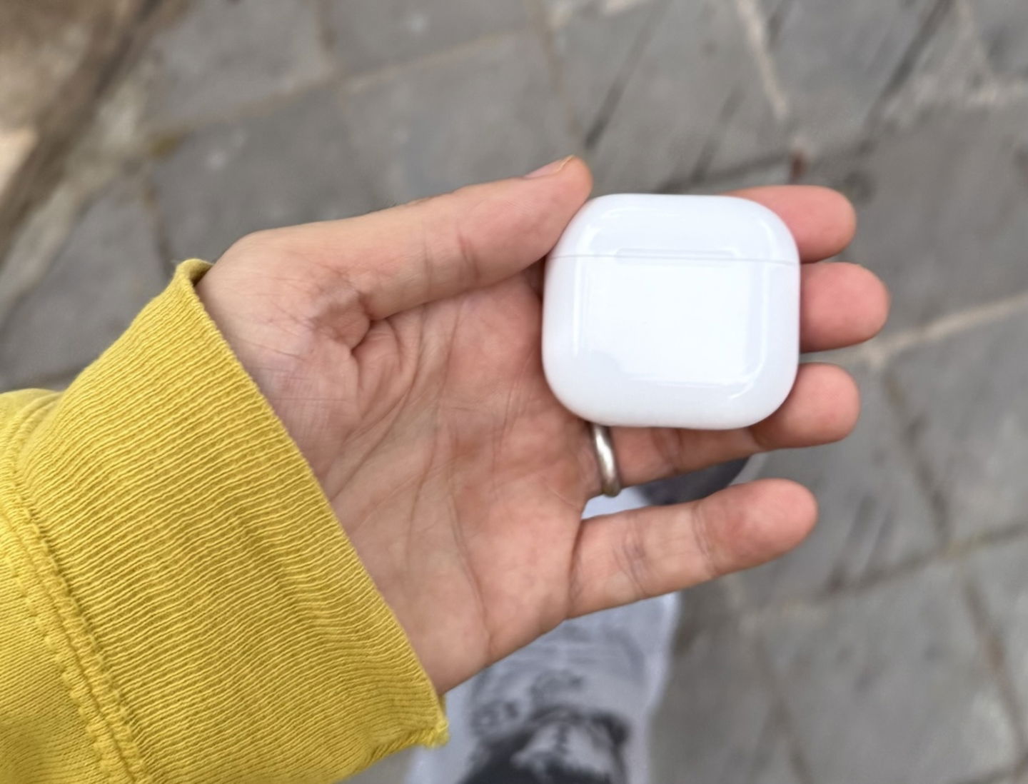 AirPods 4