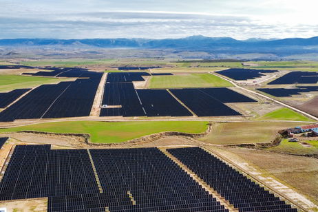 Apple añade más proyectos de energías renovables en Europa. El objetivo es producir toda la energía que consumen sus clientes Apple añade más proyectos de energías renovables en Europa. El objetivo es producir toda la energía que consumen sus clientes