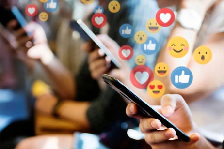 Los adolescentes europeos se quedan sin redes sociales y sin "scroll" infinito Los adolescentes europeos se quedan sin redes sociales y sin "scroll" infinito