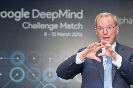 En medio de los rumores de burbuja de la IA, el exCEO de Google llega para decir todo lo contrario: "está infravalorada" En medio de los rumores de burbuja de la IA, el exCEO de Google llega para decir todo lo contrario: "está infravalorada"