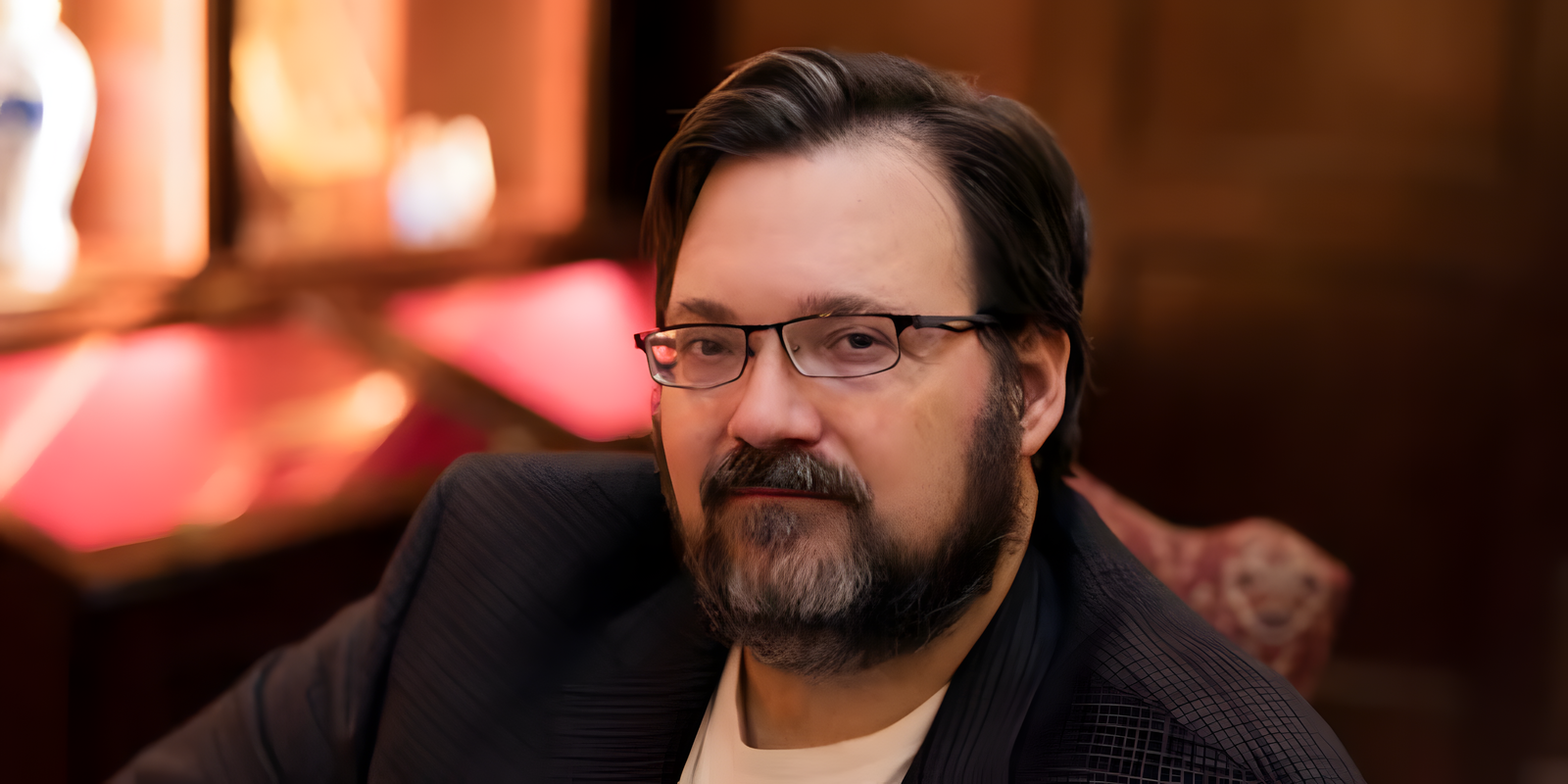 Apple llega a un acuerdo para llevar el universo 'Cosmere' de Brandon Sanderson a la televisión y al cine