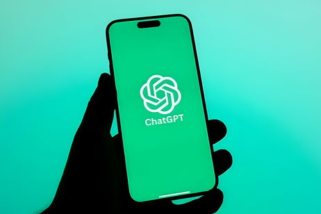 Google ataca a ChatGPT por incluir anuncios tan pronto Google ataca a ChatGPT por incluir anuncios tan pronto