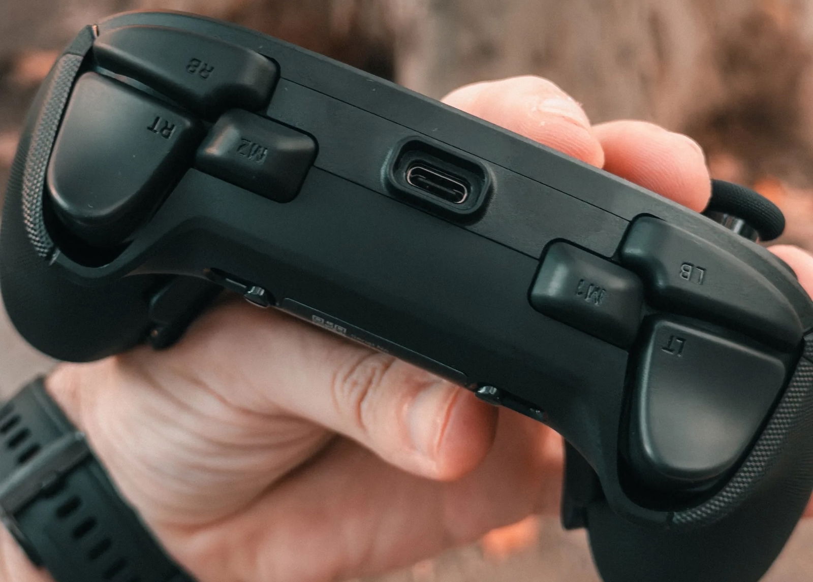 El pack ideal para gamers: un mando Razer Wolverine V3 Pro para Xbox y unos cascos de gama alta