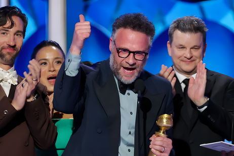 La mejor comedia del año ha ganado un Globo de Oro después de reírse los Globos de Oro