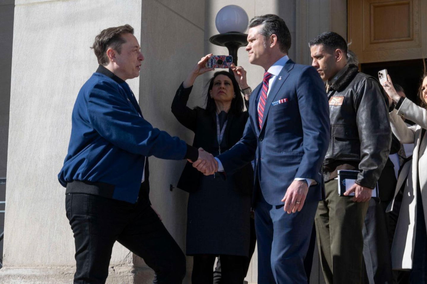 Elon Musk y el secretario de defensa estadounidense, Pete Hegseth