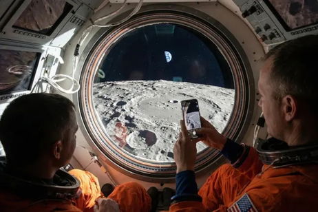 El iPhone llegará a la Luna: la NASA permitirá a los astronautas de la misión Artemis II llevarlo