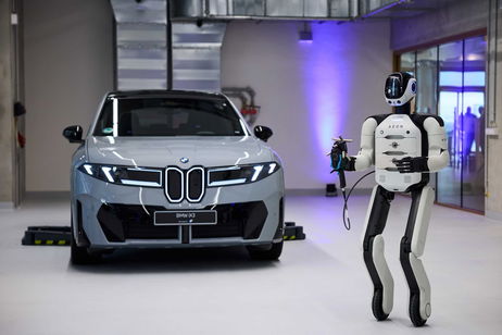 BMW ya tiene robots humanoides fabricando baterías en Europa BMW ya tiene robots humanoides fabricando baterías en Europa