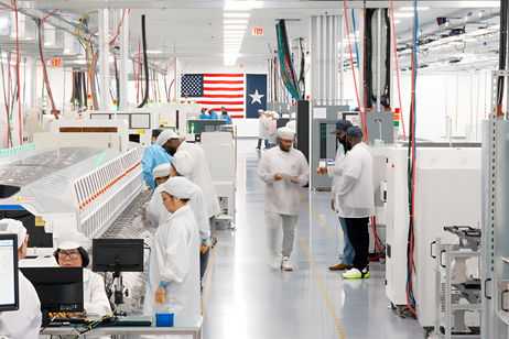 Tras visitar una instalación de Apple queda claro que las fábricas de chips americanas están, tecnológicamente, décadas retrasadas Tras visitar una instalación de Apple queda claro que las fábricas de chips americanas están, tecnológicamente, décadas retrasadas